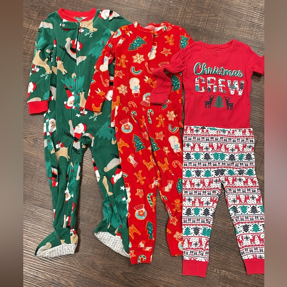 3T Christmas pajamas (3)